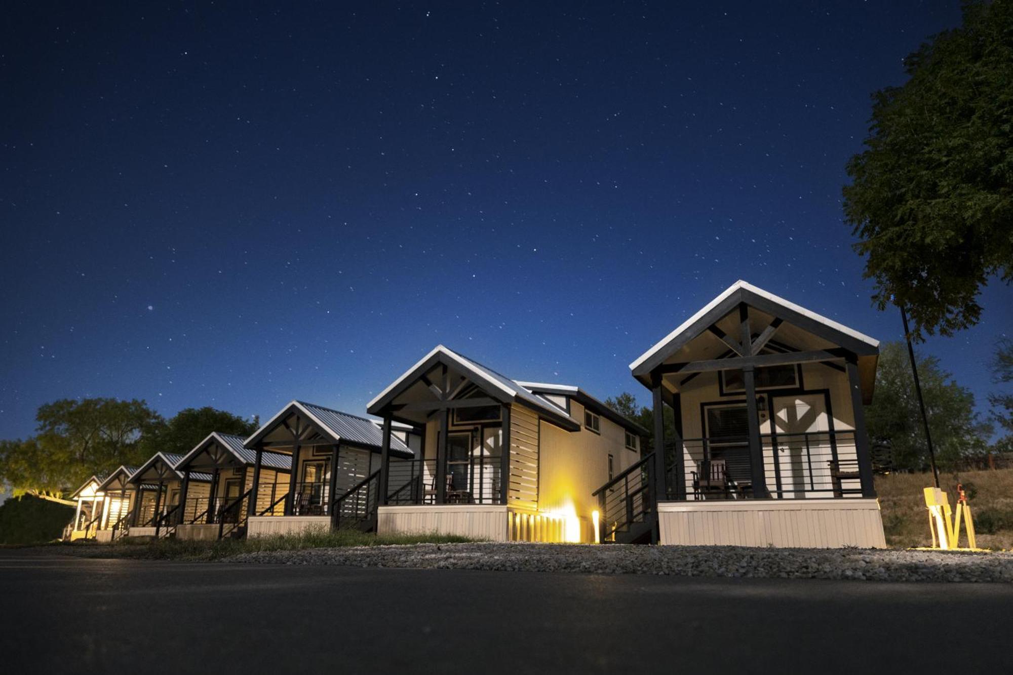 Htr Tx Hill Country Campground 커빌 외부 사진